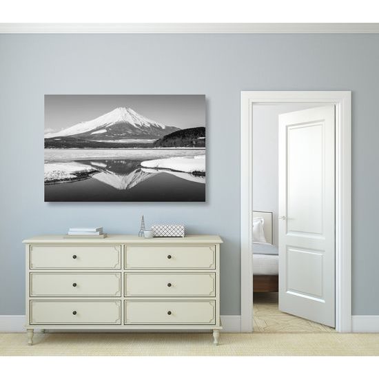 Obraz krása Japonskej prírody v čiernobielom prevedení