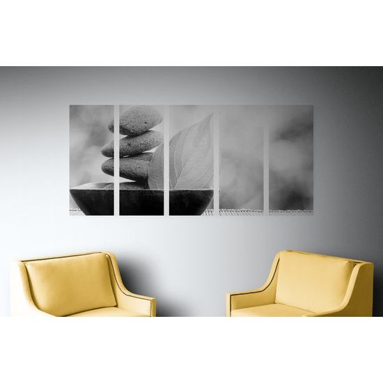 5-dielny obraz Zen kamene v prirode v čiernobielom prevedení
