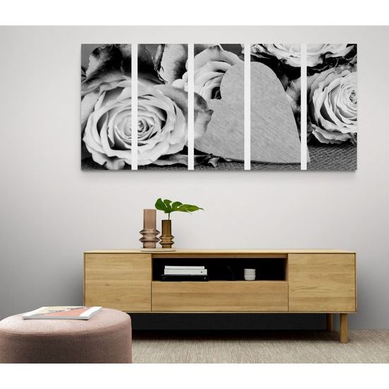 5-dielny obraz nádherné žlté ruže v čiernobielom prevedení