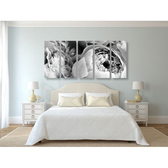 5-dielny obraz detail na kvety v čiernobielom prevedení