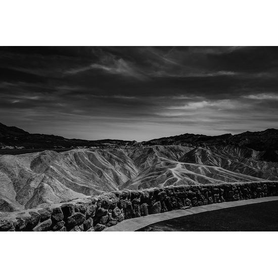 Samolepiaca fototapeta Údolie smrti v Amerike v čiernobielom prevedení