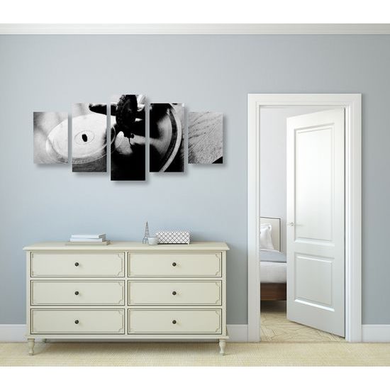 5-dielny obraz historický gramofón v čiernobielom prevedení