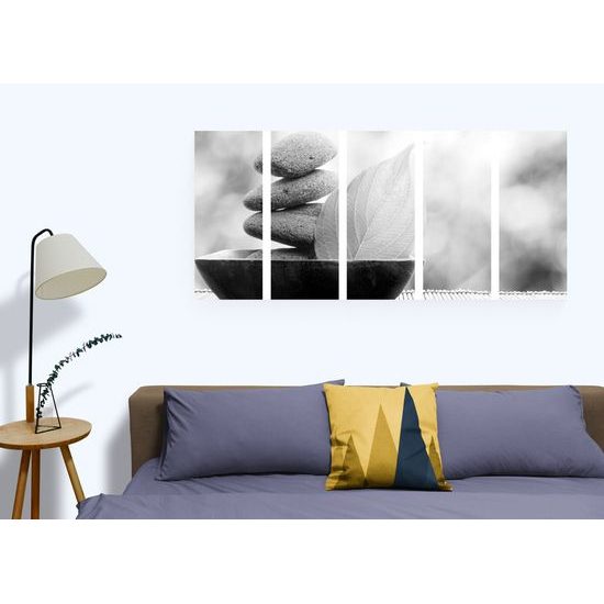 5-dielny obraz Zen kamene v prirode v čiernobielom prevedení