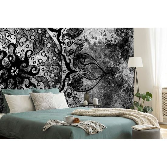 Okúzľujúca samolepiaca tapeta čiernobiela Mandala na abstraktnom pozadí