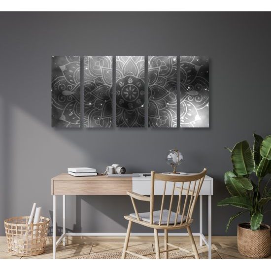 5-dielny obraz Mandala s vesmírnym pozadím v čiernobielom prevedení