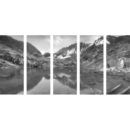 5-dieny obraz nedotknuté vysohorské pleso v čiernobielom prevedení