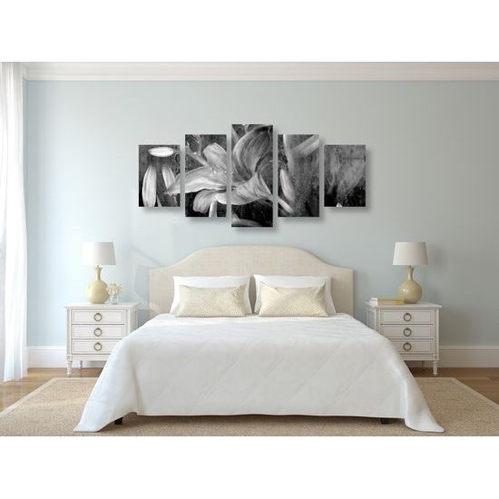 5-dielny obraz maľovaná ľalia v čiernobielom prevedení