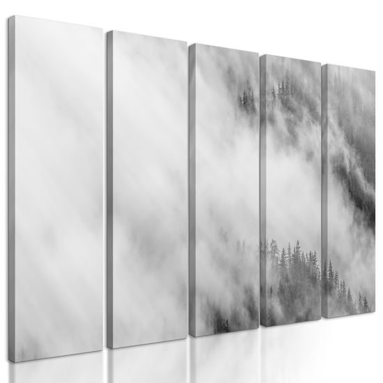 5-dielny obraz hmla nad lesom v čiernobielom prevedení