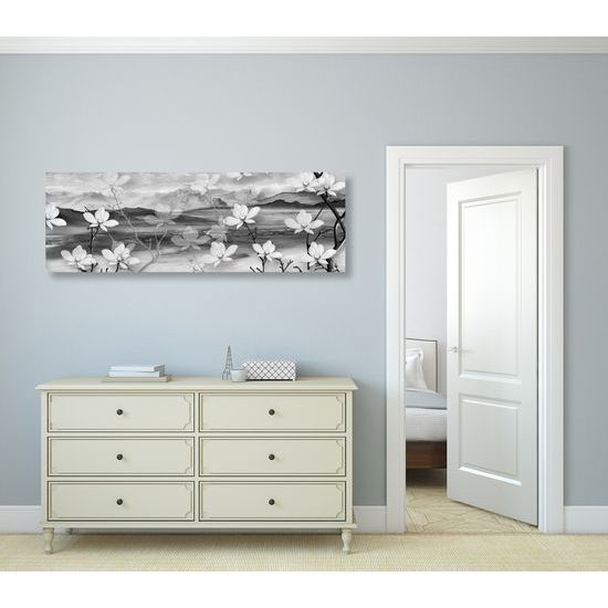 Obraz kvety s ľadovým pozadím v čiernobielom prevedení