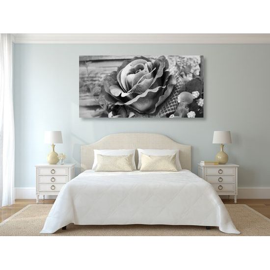 Obraz nádherná ruža v čiernobielom prevedení