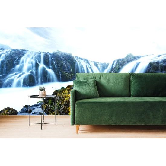 Krásna samolepiaca fototapeta vodopády