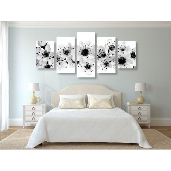 5-dielny obraz kvety čerešne na bielom pozadí v čiernobielom prevedení