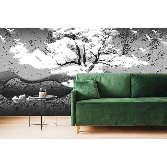 Samolepiaca tapeta čiernobiely strom v oblakoch