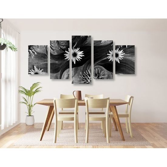 5-dielny obraz nádherné kvety s tajomným pozadím v čiernobielom prevedení