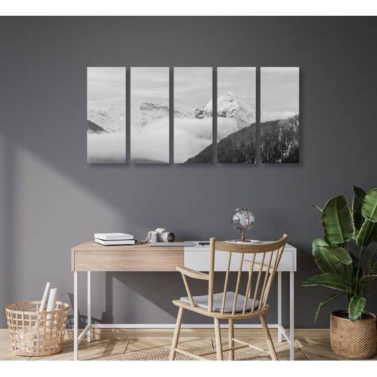 5-dielny obraz pohľad na zasnežené kopce v čiernobielom prevedení