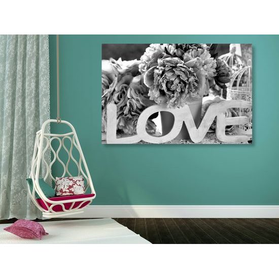 Obraz nápis Love v romantickom prevedení v čiernobielom prevedení