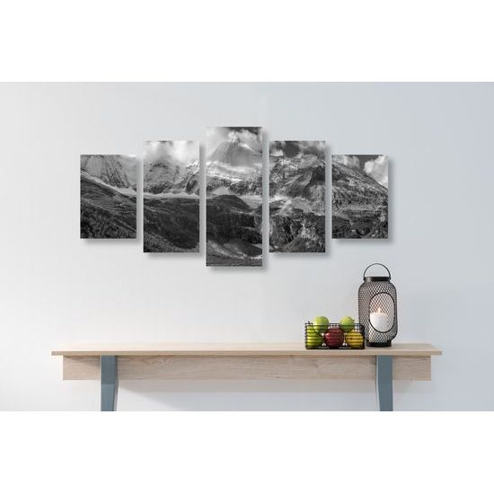 5-dielny obraz dychberúce hory v čiernobielom prevedení