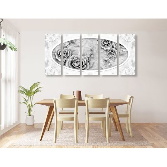 5-dielny obraz nádherné historické ruže v čiernobielom prevedení
