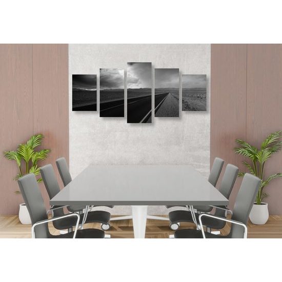 5-dielny obraz nekonečná cesta púšťou v čiernobielom prevedení