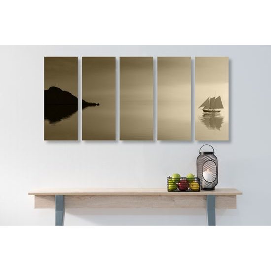 5-dielny obraz loďka na šírom mori v sépiovom prevedení
