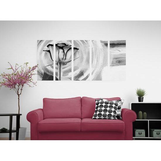 5-dielny obraz ruža na maľovanom pozadí v čiernobielom prevedení