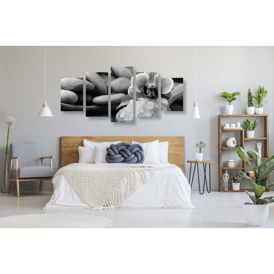 5-dielny obraz wellness zátišie s morskou soľou v čiernobielom prevedení