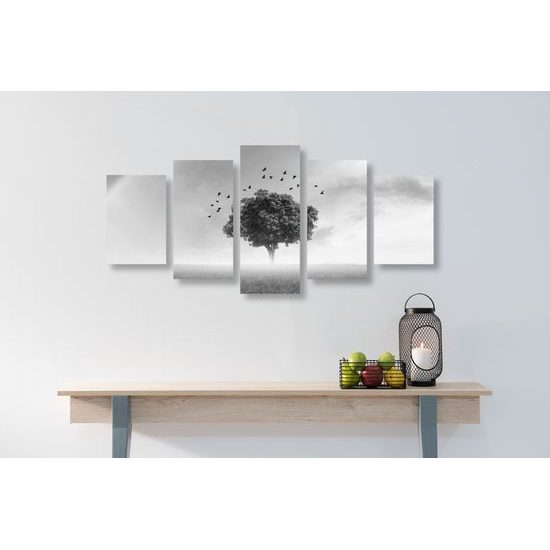 5-dielny obraz strom pod dúhou v čiernobielom prevedení