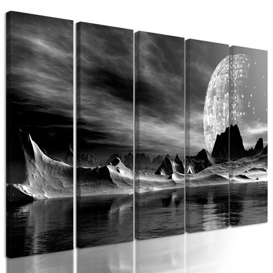 5-dielny obraz neznáma planéta v čiernobielom prevedení