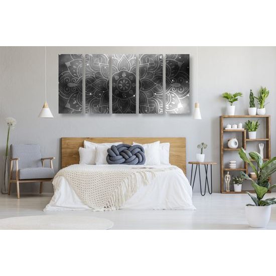 5-dielny obraz Mandala s vesmírnym pozadím v čiernobielom prevedení