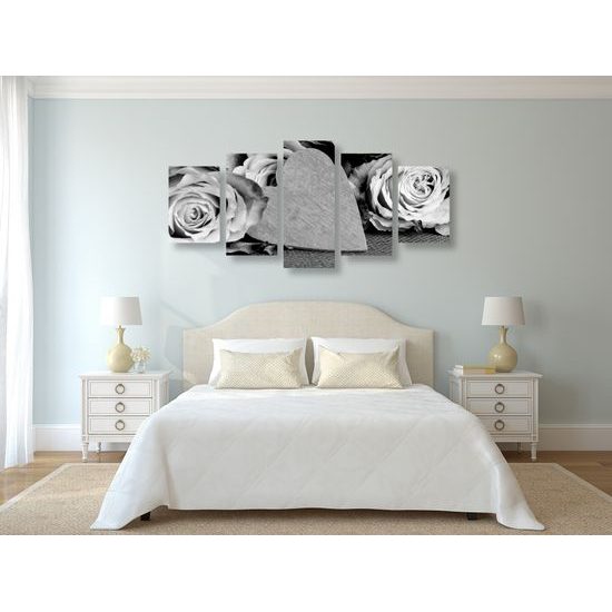 5-dielny obraz nádherné žlté ruže v čiernobielom prevedení