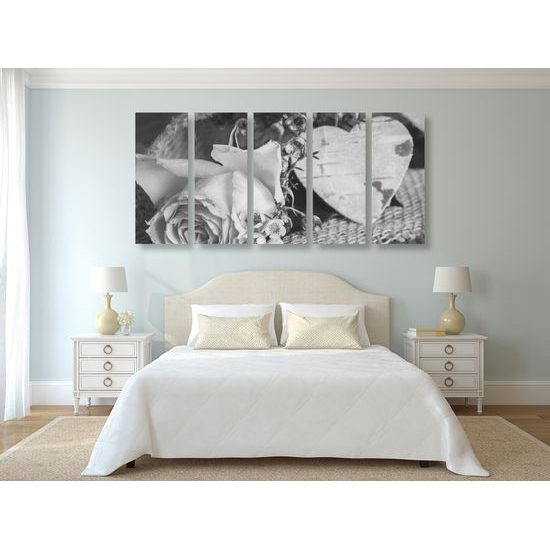 5-dielny obraz zátišie s ružou a srdiečkom v čiernobielom prevedení