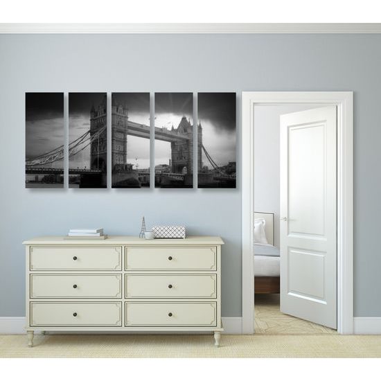 5-dielny obraz západ slnka nad čarovným Londýnom v čiernobielom prevedení