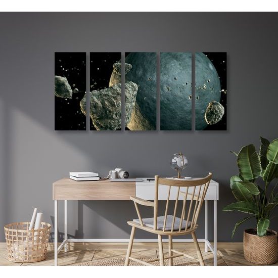 5-dielny obraz meteority krúžiace okolo neznámej planéty