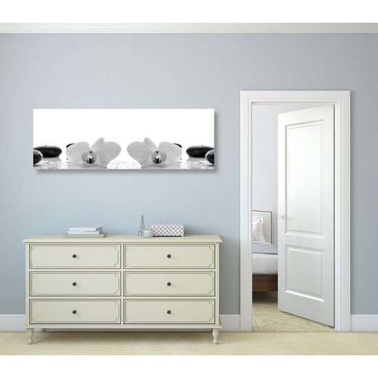 Obraz kvety orchidey a zen kamene v čiernobielom prevedení