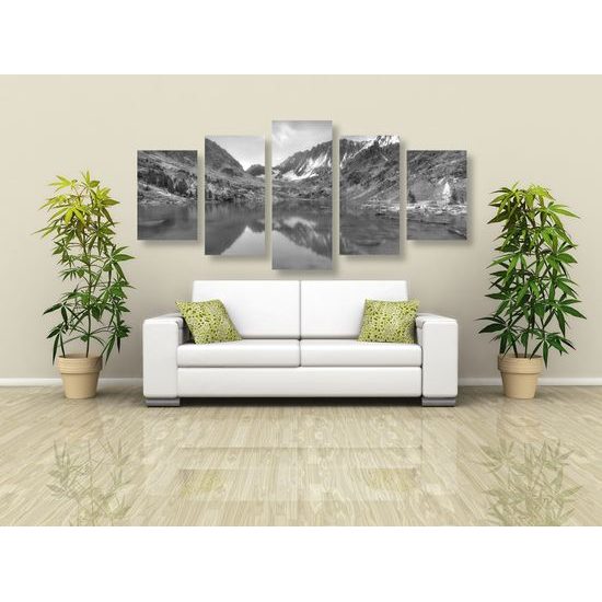 5-dieny obraz nedotknuté vysohorské pleso v čiernobielom prevedení