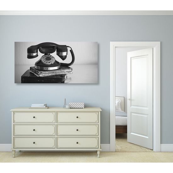 Obraz historický telefón v čiernobielom prevedení