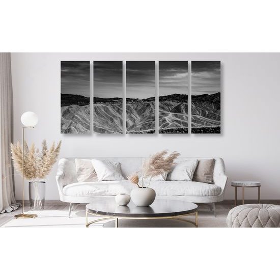 5-dielny obraz americké údolie smrti v čiernobielom prevedení