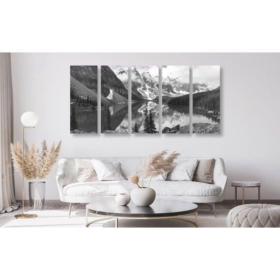 5-dielny obraz krásy prírody v čiernobielom prevedení