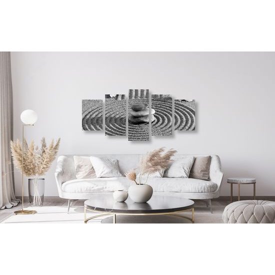 5-deilny obraz balanc v Zen záhrade v čiernobielom prevedení