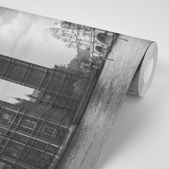 Samolepiaca fototapeta londýnska Elizabeth Tower v čiernobielom prevedení