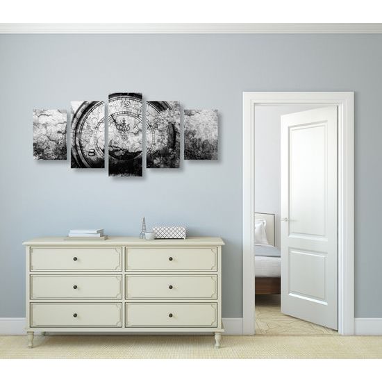 5-dielny obraz historické stopky v čiernobielom prevedení