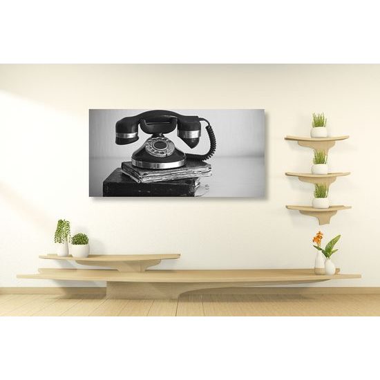 Obraz historický telefón v čiernobielom prevedení