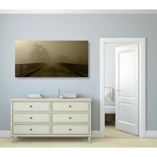 Obraz most zahalený hmlou v sépiovom prevedení