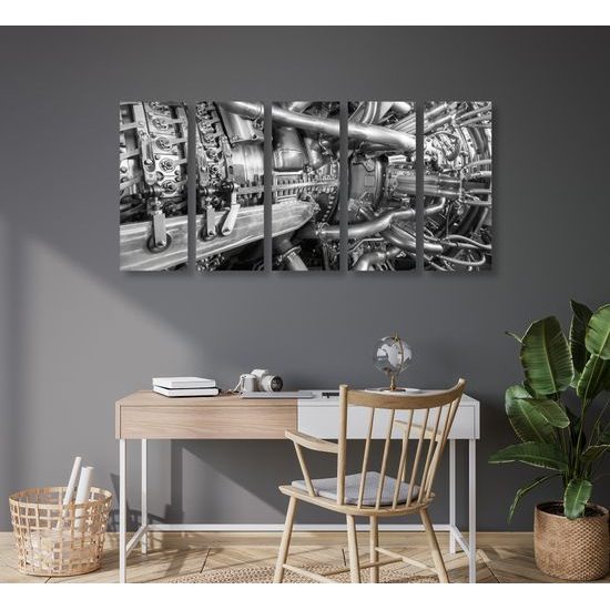 5-dielny obraz dokonale prepracovaný motor turbíny v čiernobielom prevedení
