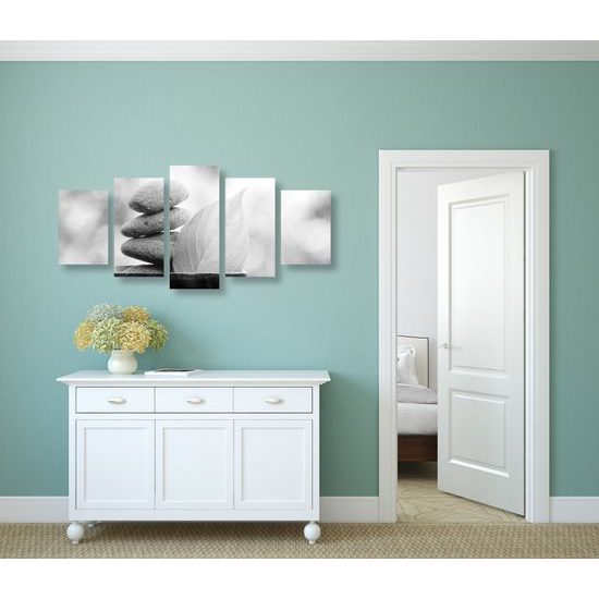 5-dielny obraz Zen kamene v prirode v čiernobielom prevedení