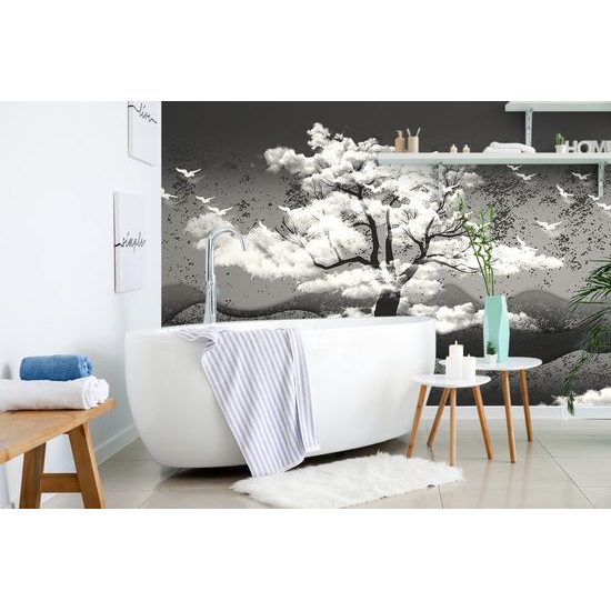 Tapeta čiernobiely strom v oblakoch