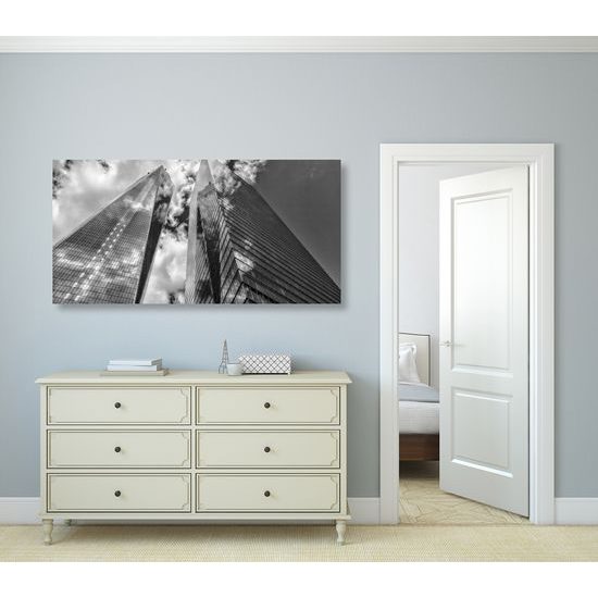 Obraz mrakodrapy v čiernobielom prevedení