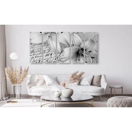 5-dielny obraz ľalia na ľúbostnom liste v čiernobielom prevedení