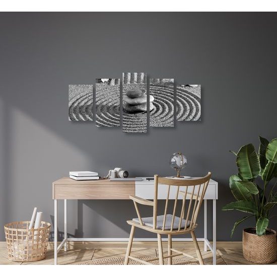 5-deilny obraz balanc v Zen záhrade v čiernobielom prevedení