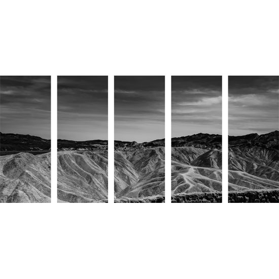 5-dielny obraz americké údolie smrti v čiernobielom prevedení